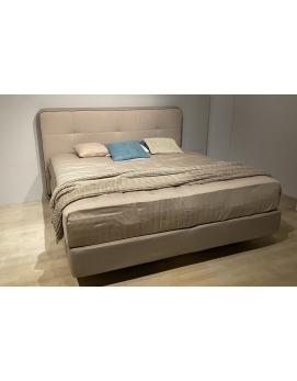 Boxspring 200 x 200 cm łóżko ze stelażem i z materacem beżowa tkanina Hülsta